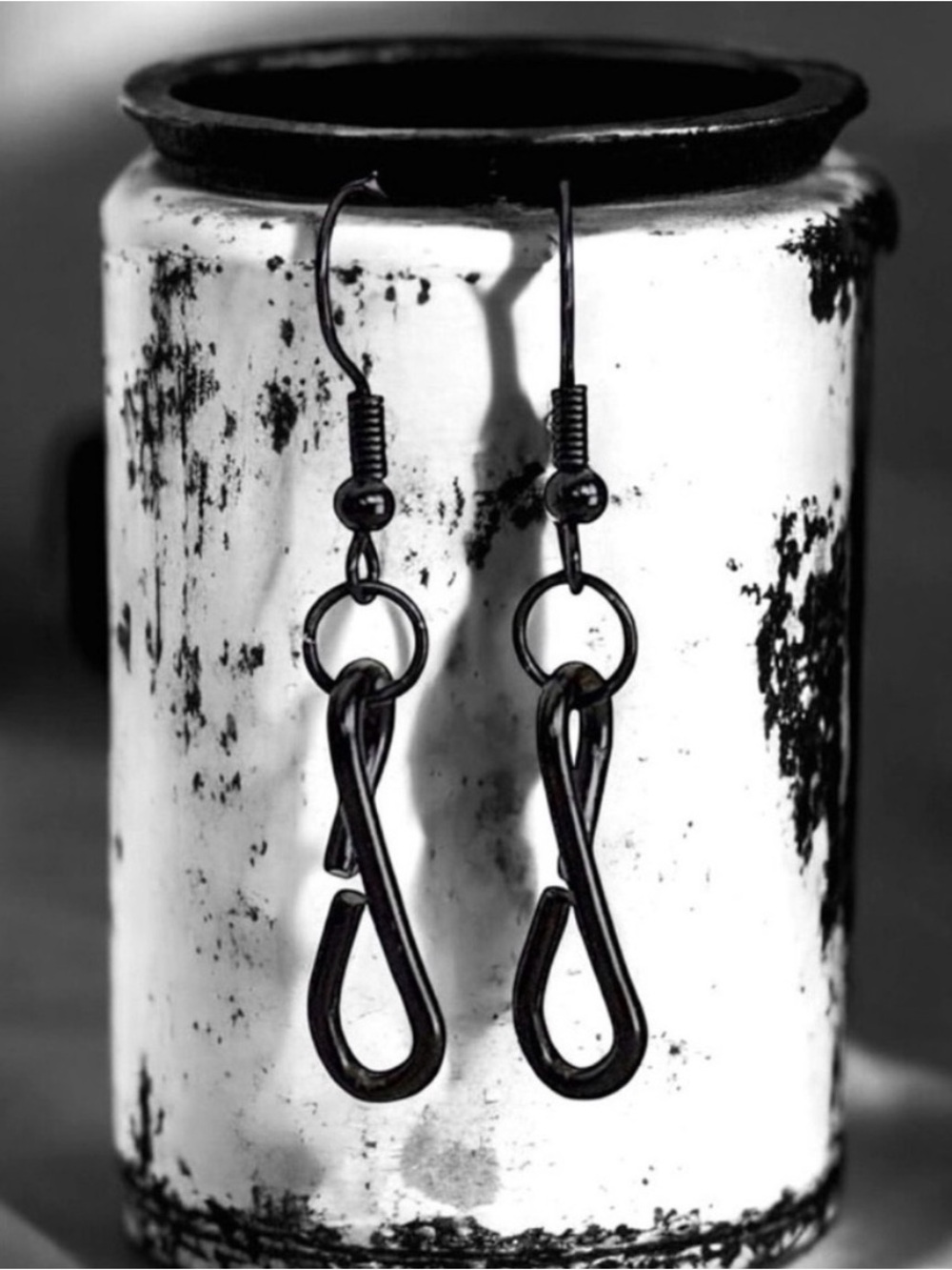 5 For $25💫Alternative Black Links Earrings - Picture 4 of 6